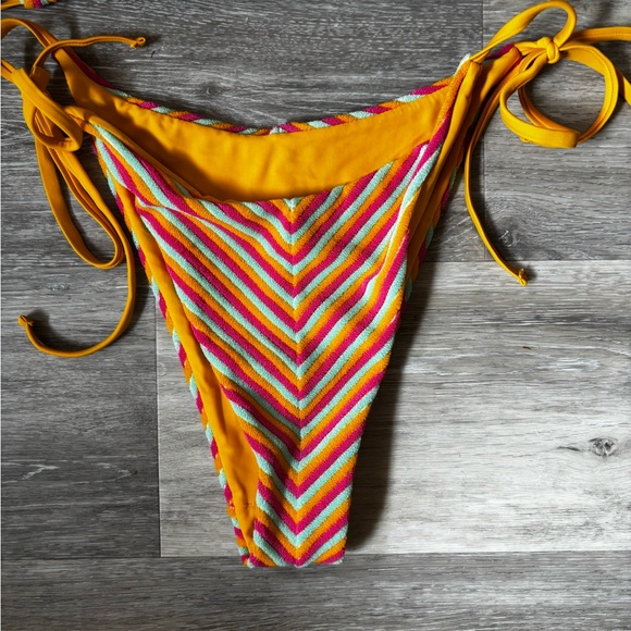Berlook Plush Vibrant Multicolor Striped Bikini Set - Picture 5 of 6